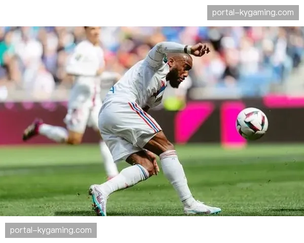 战术复盘：复盘里昂3-1逆转图卢兹，拉卡泽特的支点作用凸显